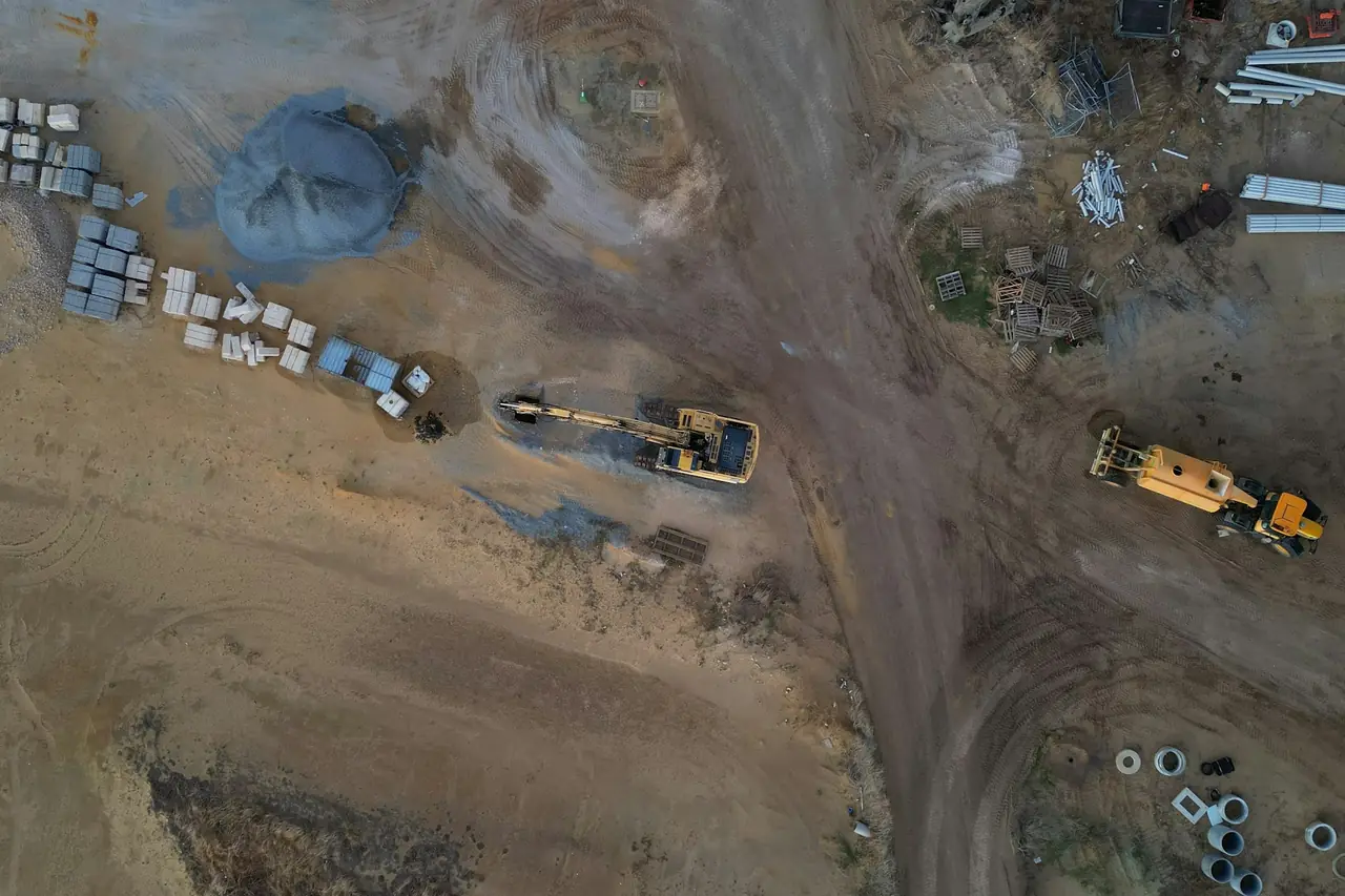 Luchtfoto van grondwerk op een bouwterrein